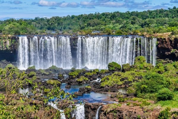 Cataratas de Iguazú: viaje exprés a las Maravillas Naturales del Mundo