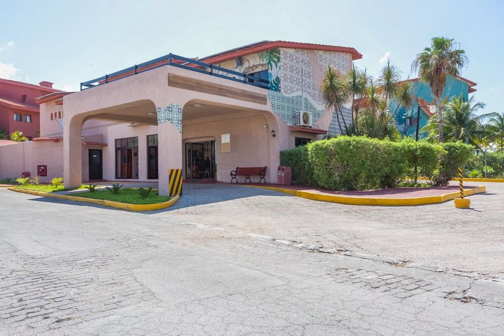 Selina Cancun Laguna Hotel Zone & Cowork