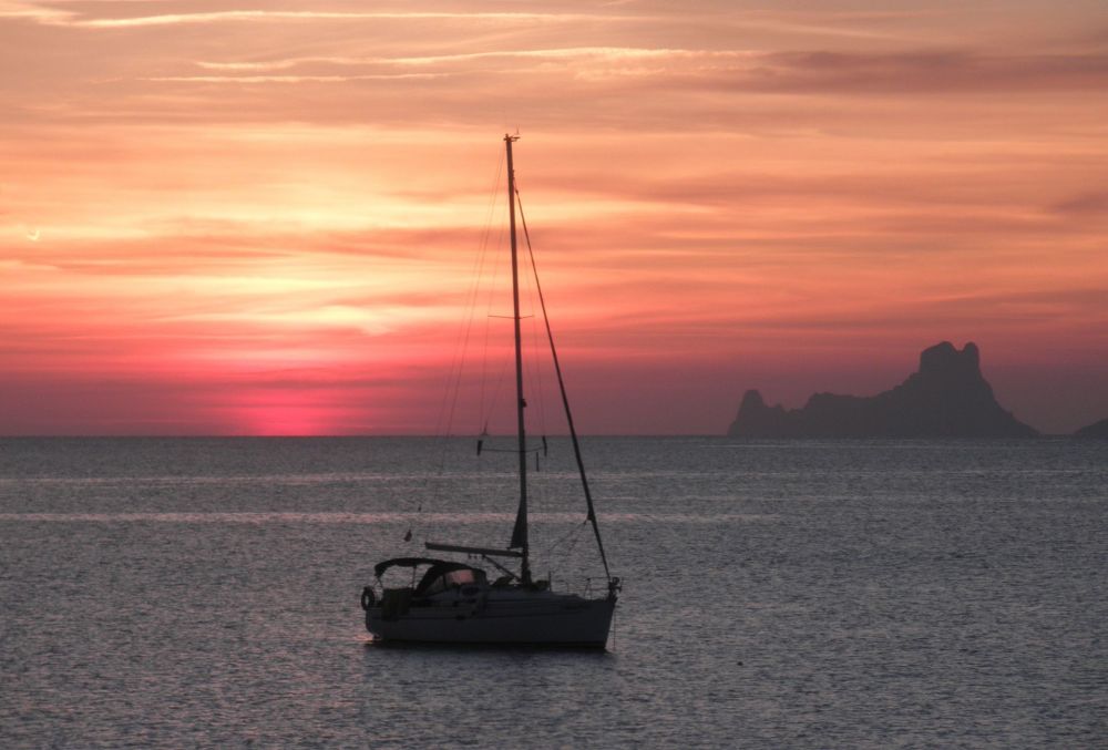 imagen de Paseo en barco privado VIP desde Ibiza a Formentera