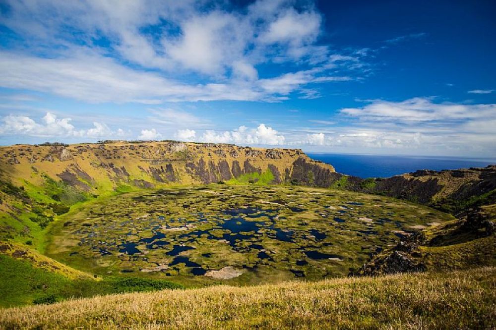 Visita al sector de Orongo, el volcán Rano Kau y Vinapu
